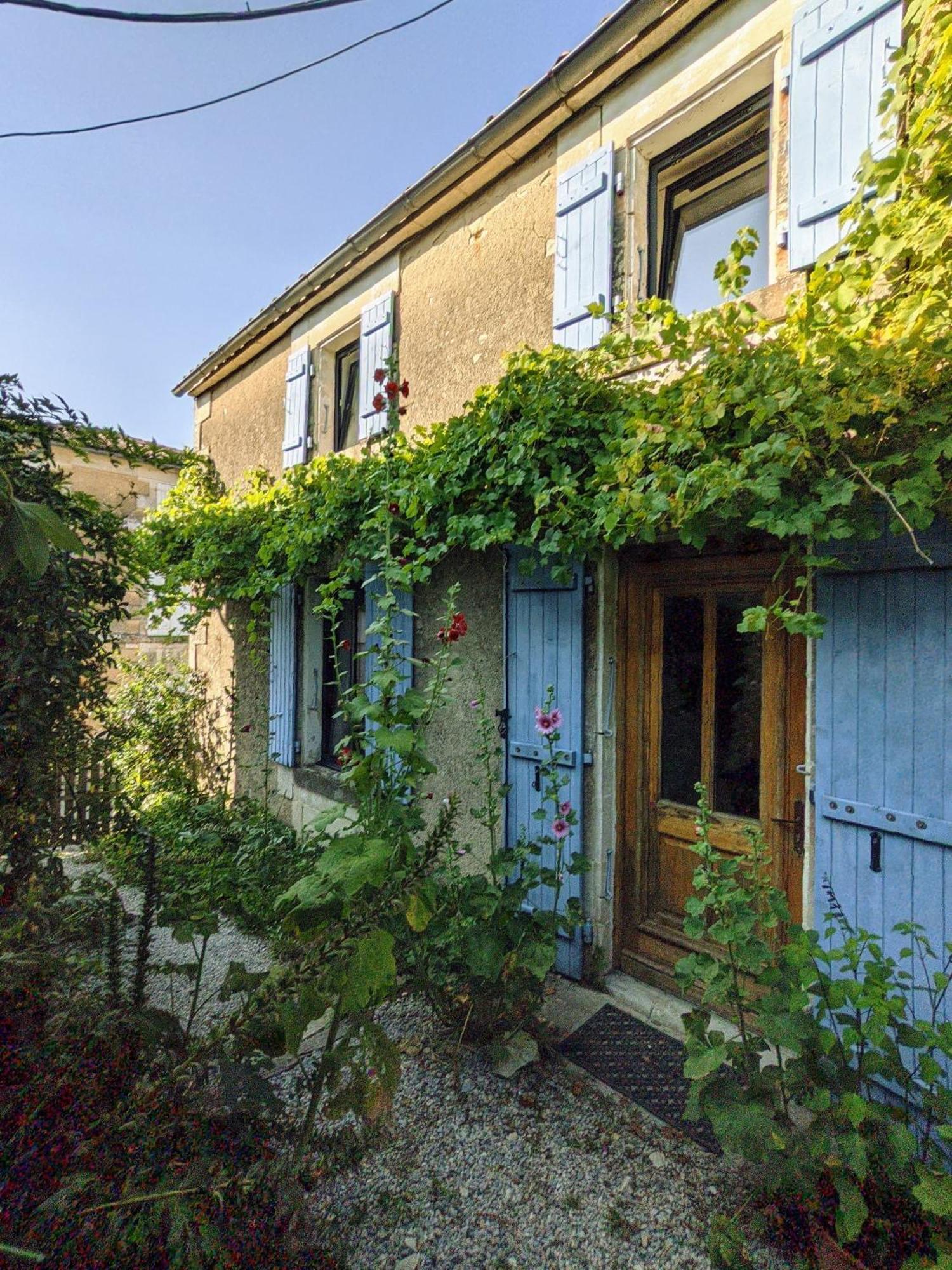 Вилла Les Volets Bleus Арсес Экстерьер фото